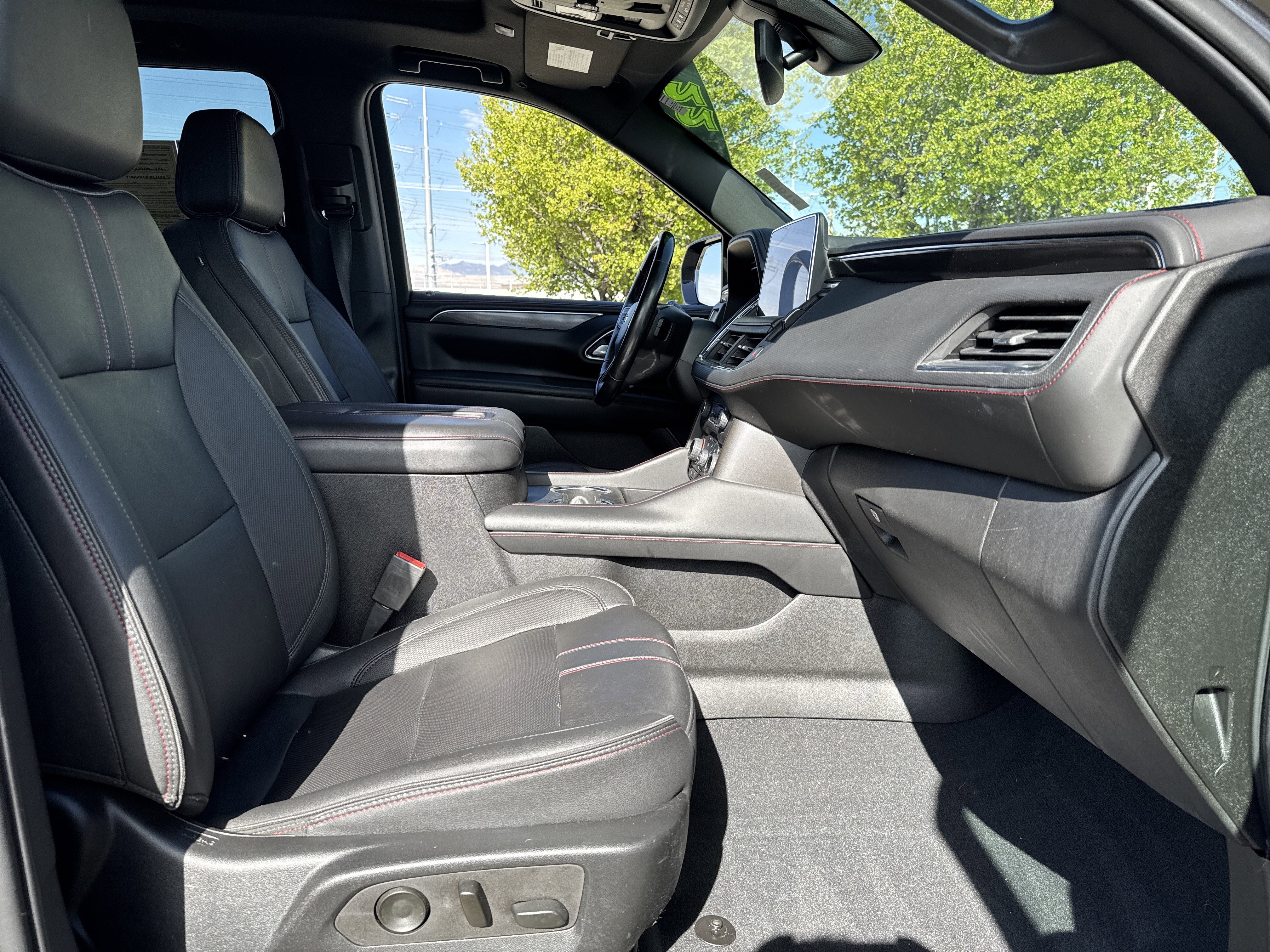 Used 2022 Chevrolet Tahoe RST w/ Luxury Package AWD/4WD image 20