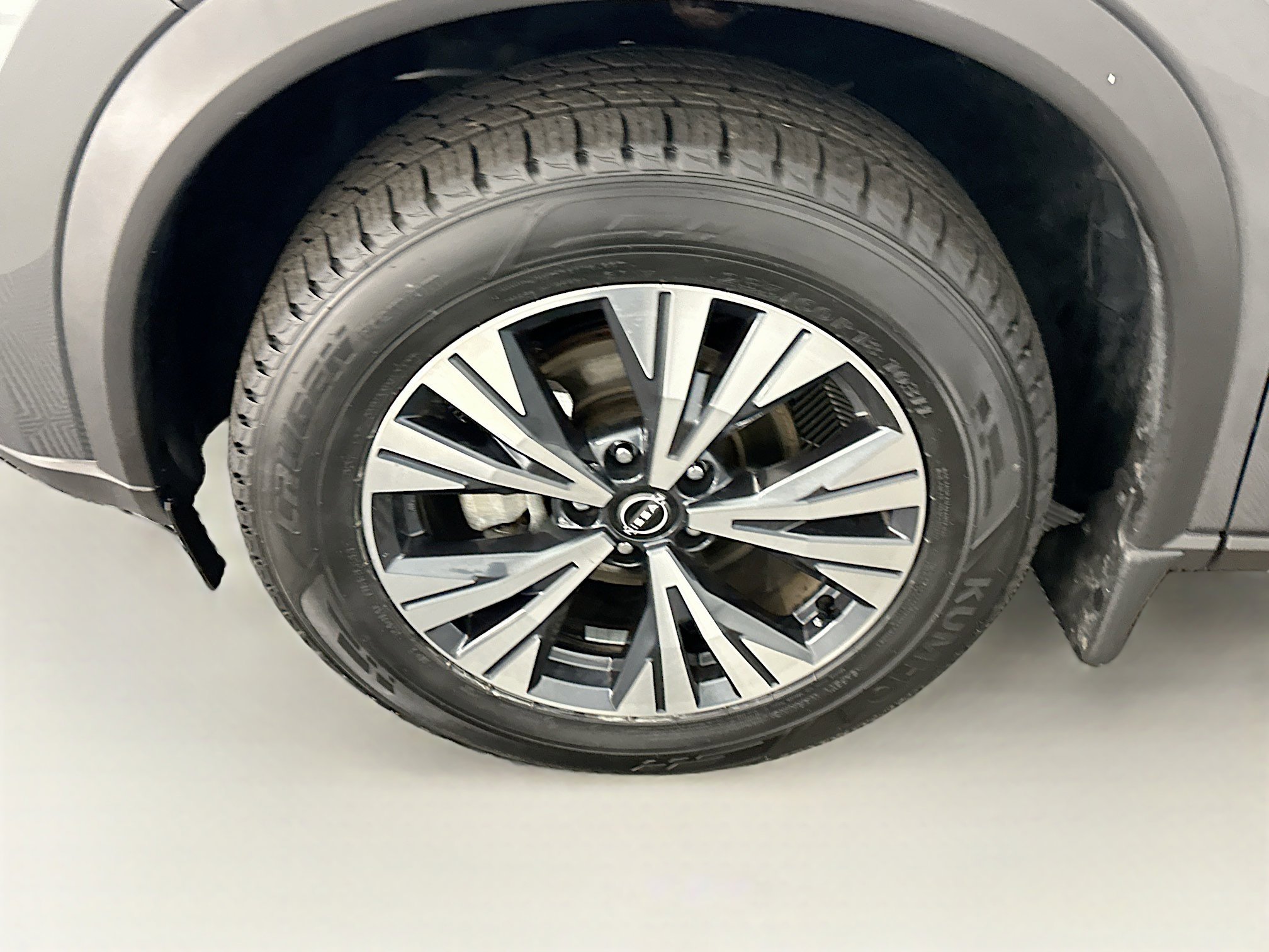 Used 2023 Nissan Rogue SV image 11