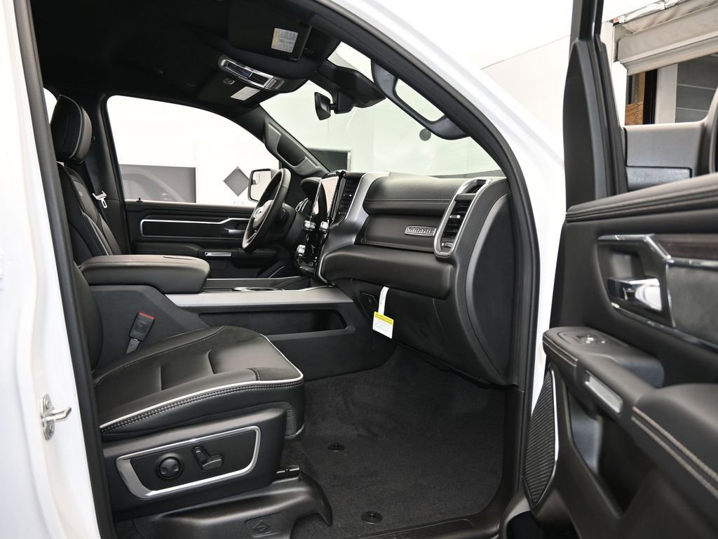 Used 2025 RAM 1500 Laramie image 27