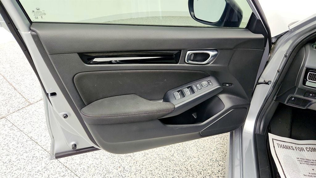 Used 2025 Honda Civic Sport Touring image 11