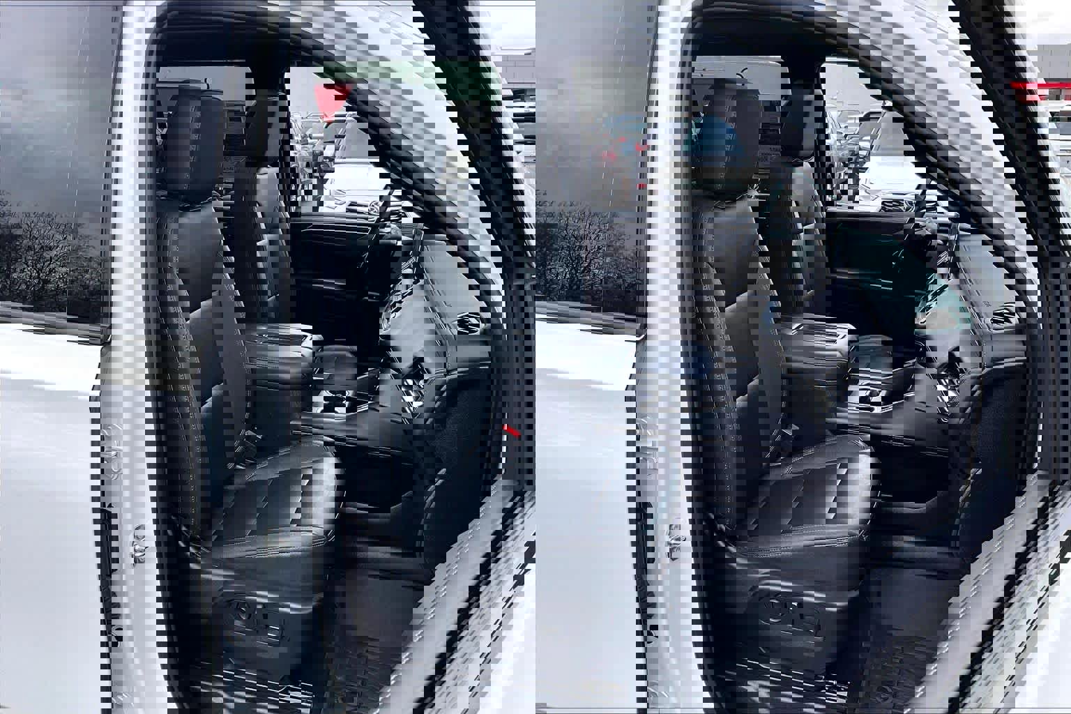 Used 2023 Chevrolet Suburban Z71 w/ Luxury Package image 8