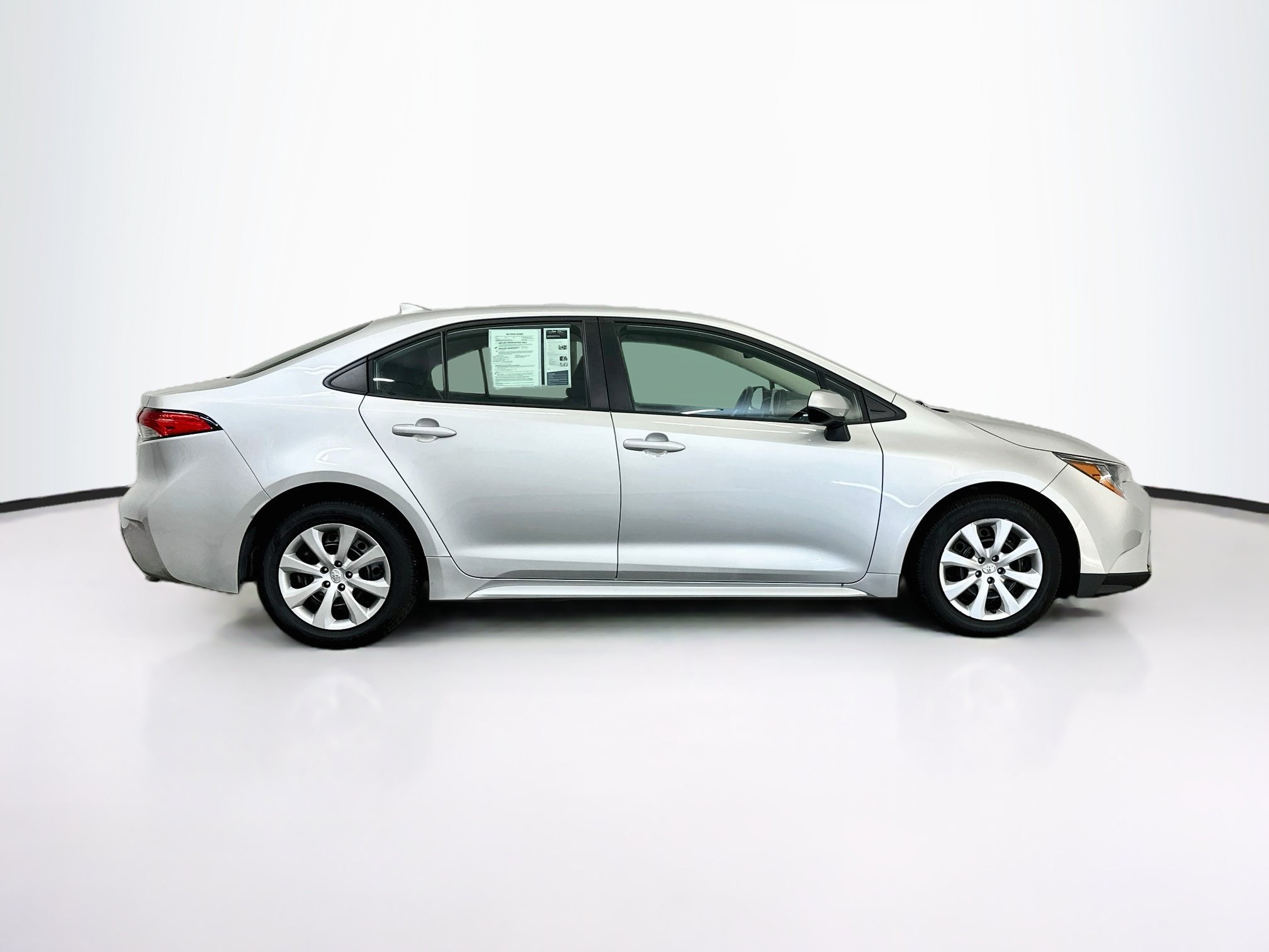 Used 2025 Toyota Corolla LE FWD image 10