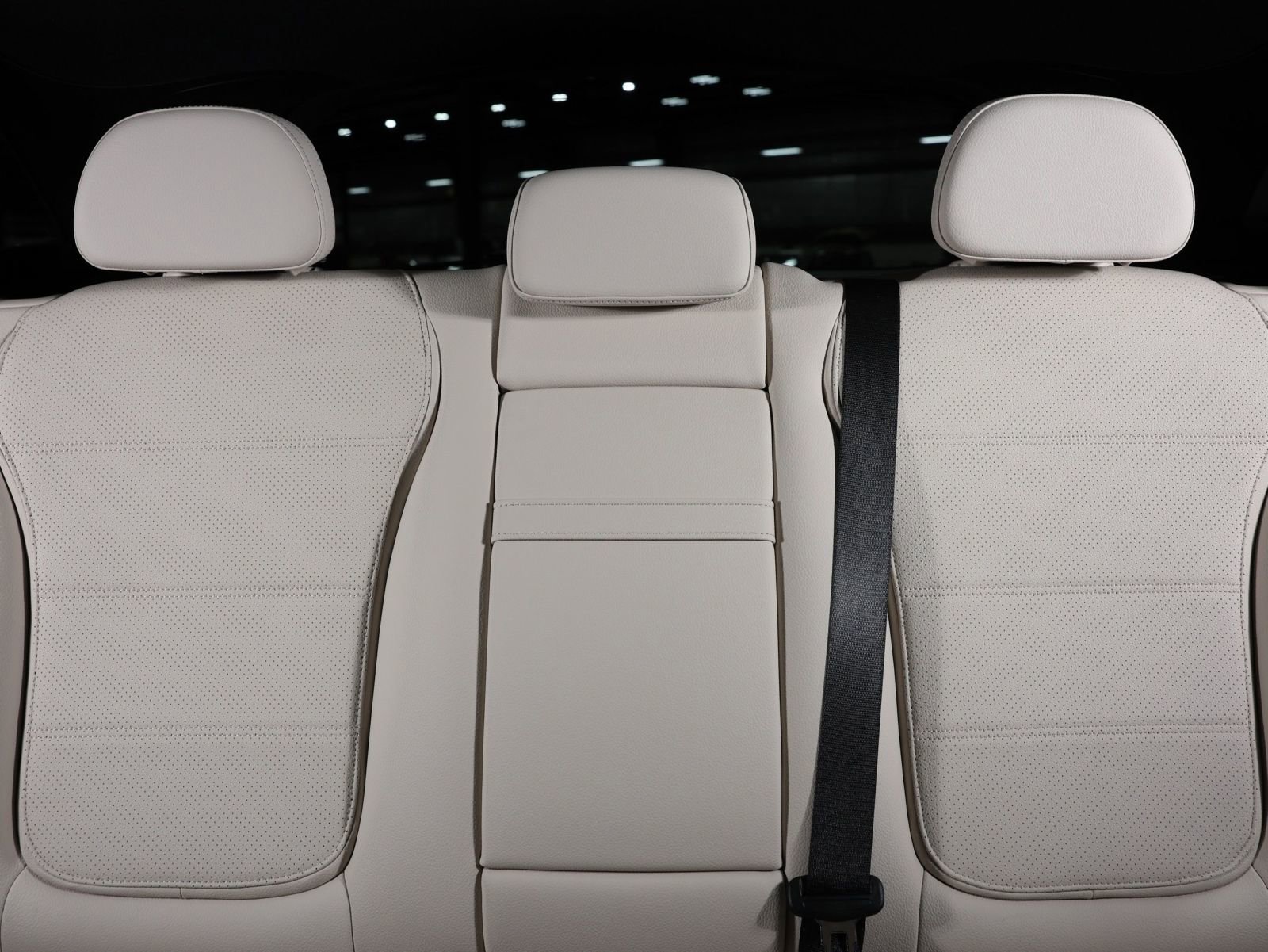 Used 2025 Mercedes-Benz GLC 300 4MATIC image 20
