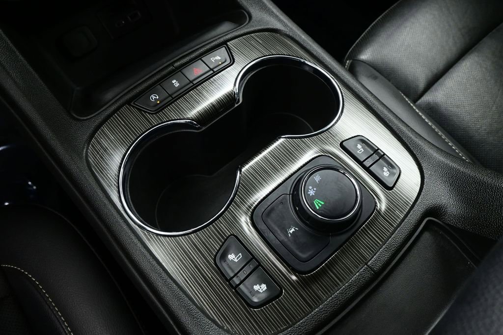 Used 2023 GMC Acadia SLT w/ Elevation Edition FWD image 21