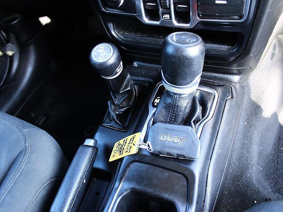 Used 2019 Jeep Wrangler Unlimited Sport S AWD/4WD image 19
