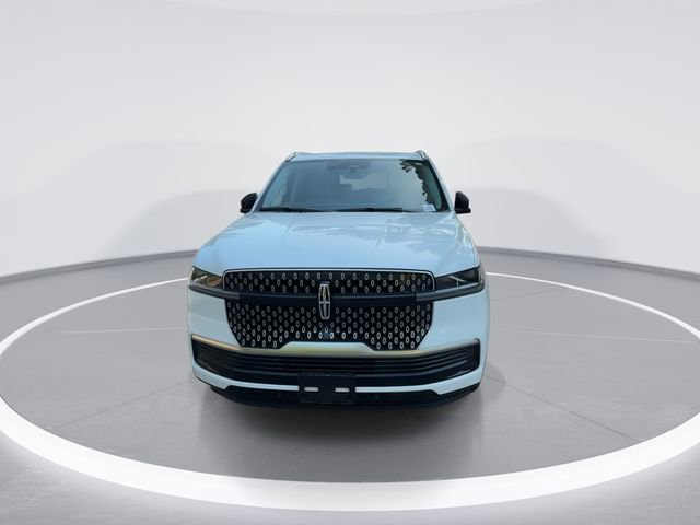 New 2025 Lincoln Navigator Reserve AWD/4WD image 3