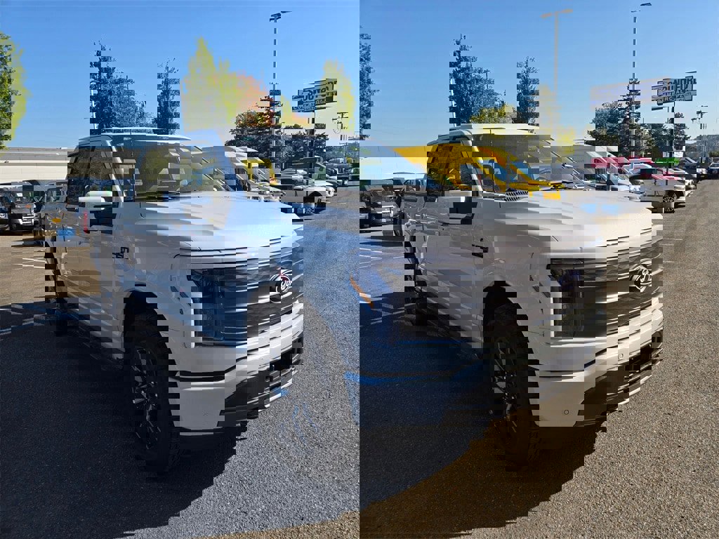 New 2025 Ford F150 Lightning Lariat image 3