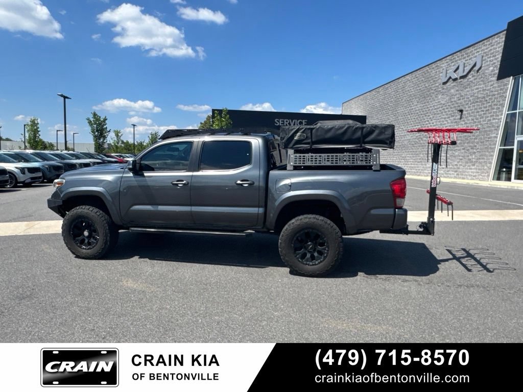 Used 2017 Toyota Tacoma TRD Sport w/ Tow Package (A/T) AWD/4WD image 3