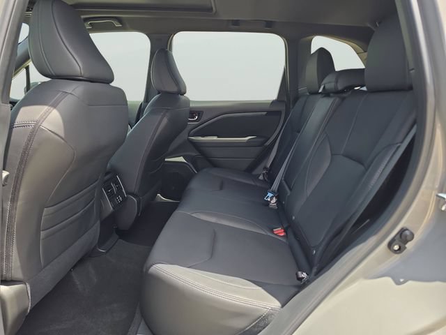 Used 2025 Subaru Forester Limited AWD/4WD image 12