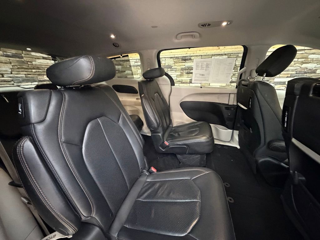 Used 2019 Chrysler Pacifica Touring-L Plus image 31
