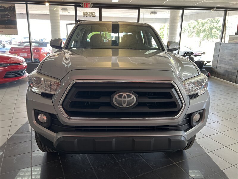 Used 2020 Toyota Tacoma SR5 RWD image 3