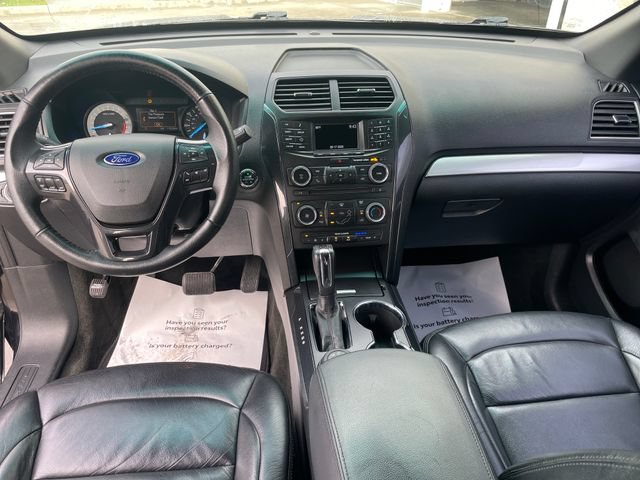Used 2017 Ford Explorer XLT AWD/4WD image 13