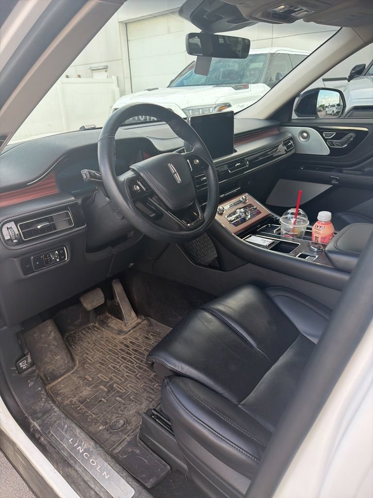 Used 2023 Lincoln Aviator Reserve w/ Equipment Group 201A AWD/4WD image 12