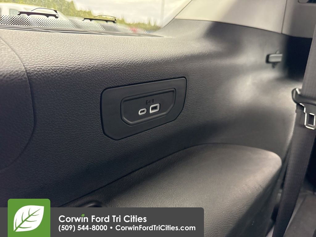 Used 2023 Jeep Grand Cherokee L Limited image 17