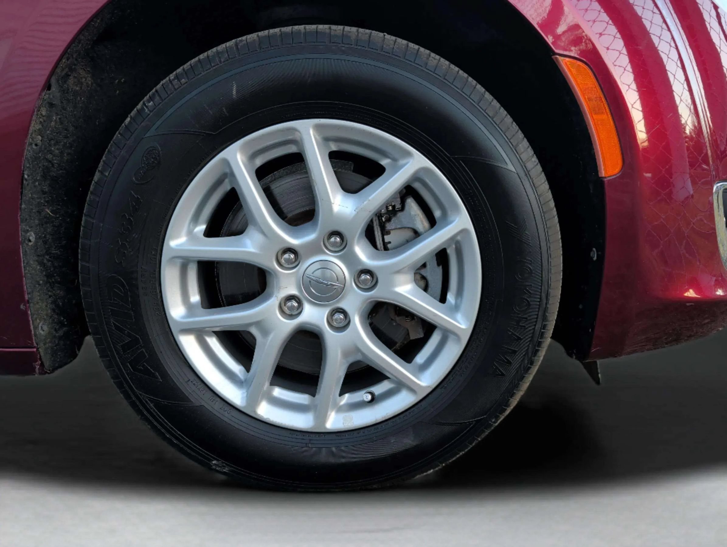 Used 2020 Chrysler Pacifica Touring-L FWD image 39
