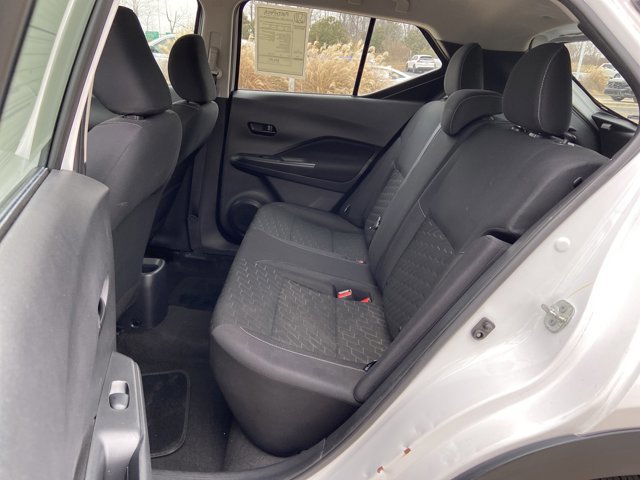 Used 2022 Nissan Kicks S image 15