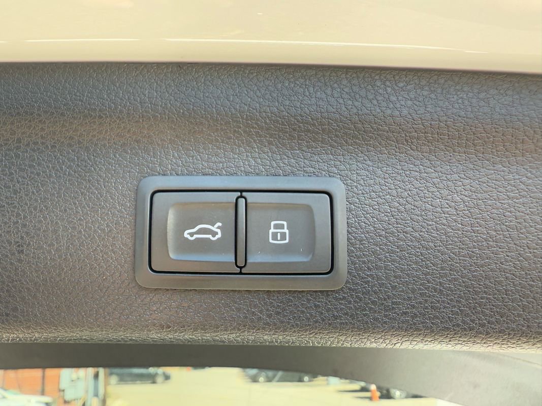 Used 2019 Audi Q3 2.0T Premium Plus AWD/4WD image 8