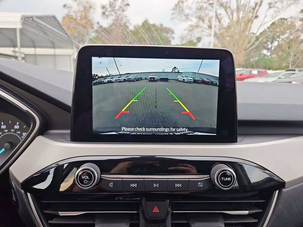 Used 2022 Ford Escape SE image 18