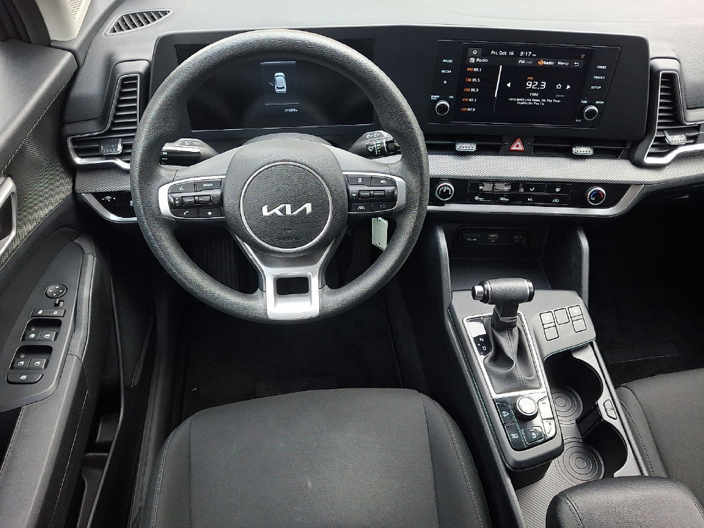 Used 2023 Kia Sportage LX AWD/4WD image 9