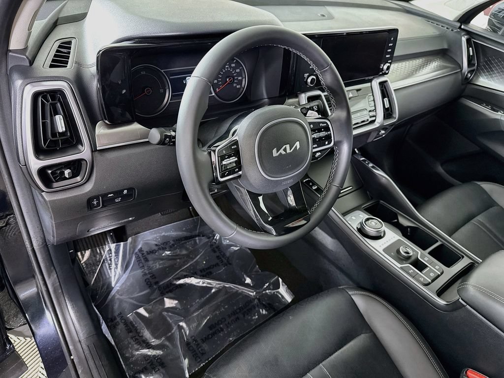 Certified 2023 Kia Sorento EX AWD/4WD image 19