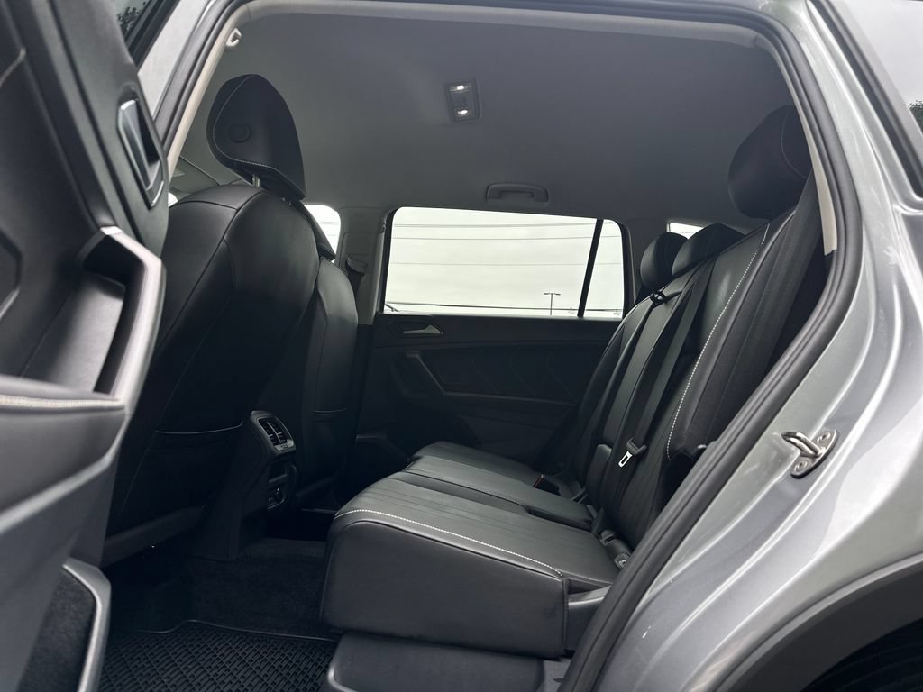 Certified 2024 Volkswagen Tiguan SE AWD/4WD image 18