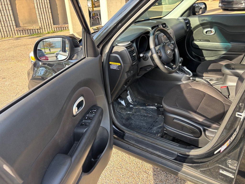 Used 2016 Kia Soul w/ Convenience Package FWD image 10