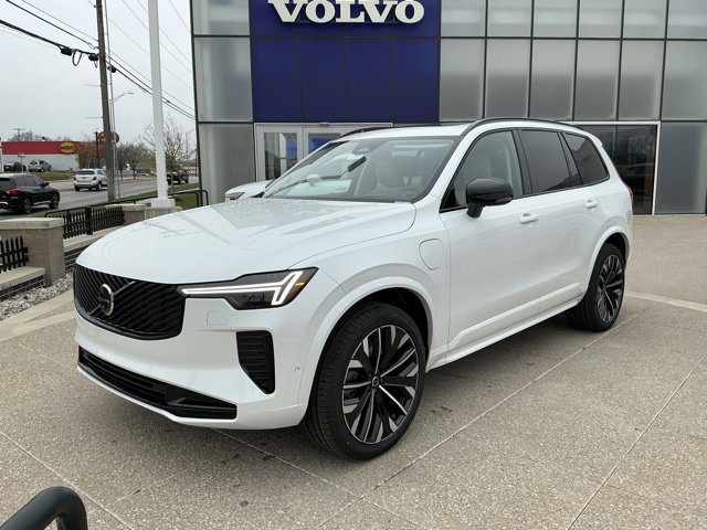 New 2026 Volvo XC90 T8 Ultra w/ Lounge Package image 1