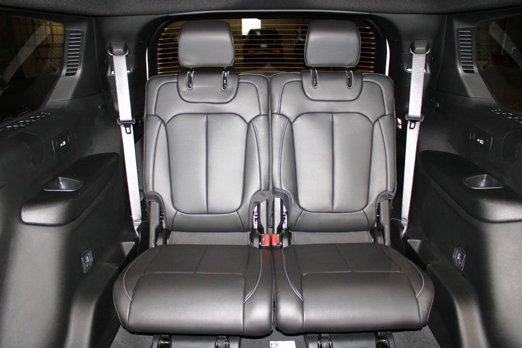 New 2025 Jeep Grand Cherokee L Limited w/ Black Appearance Package image 29