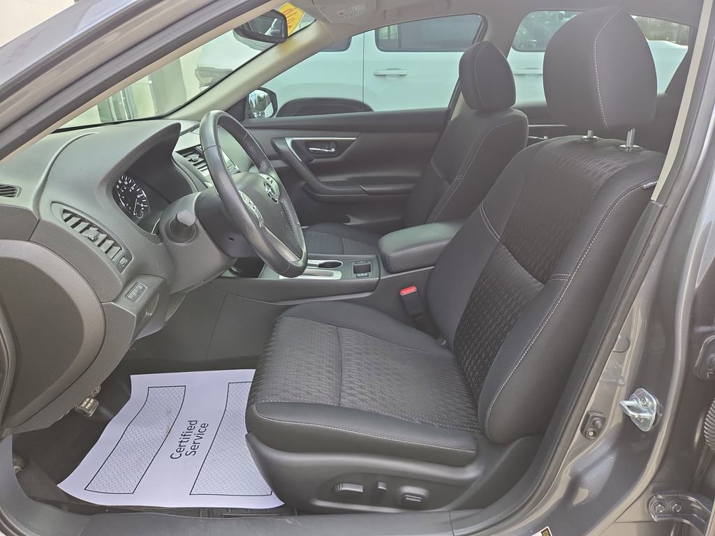 Used 2016 Nissan Altima 2.5 SV w/ Convenience Package image 14
