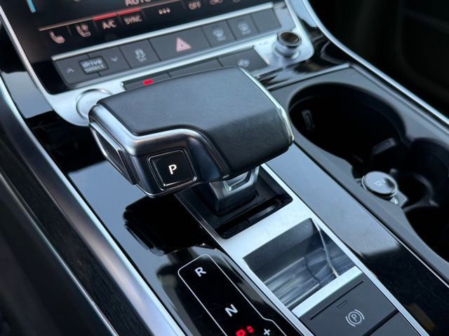 Used 2020 Audi Q8 Premium Plus AWD/4WD image 28