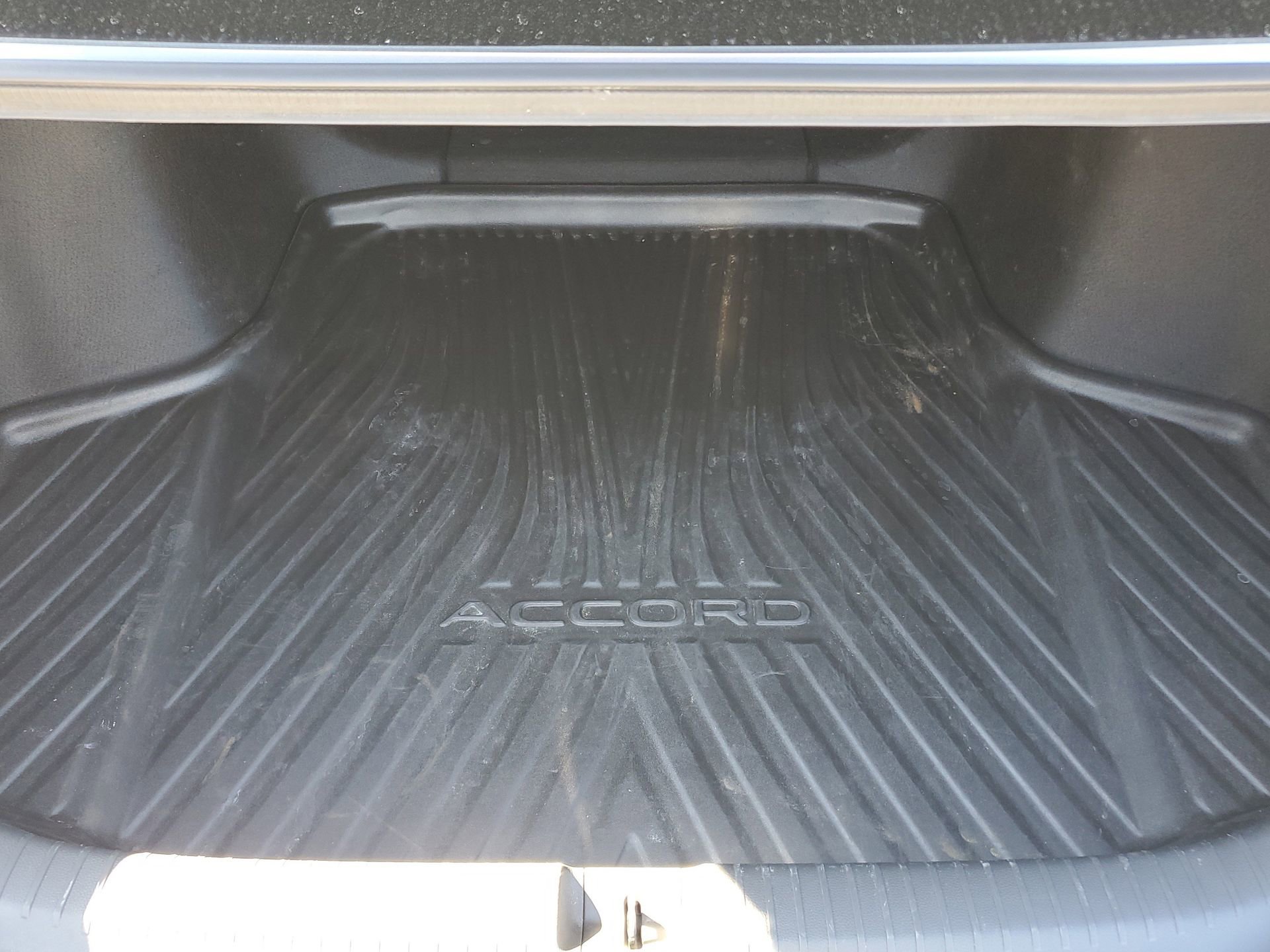 Used 2024 Honda Accord EX image 8