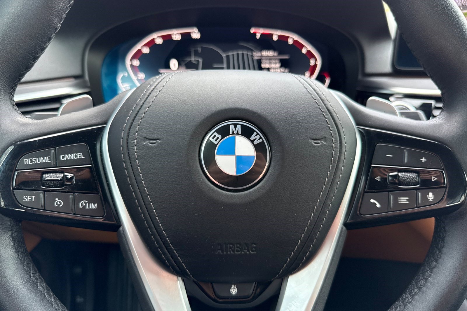 Certified 2023 BMW 540i w/ Premium Package image 28