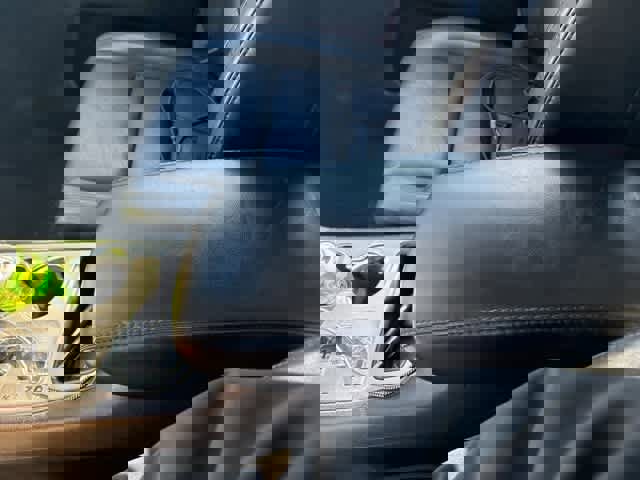 Used 2012 Jeep Grand Cherokee Laredo image 3