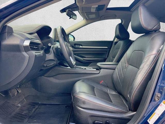 Used 2023 Nissan Altima 2.5 SR w/ SR Premium Package image 17