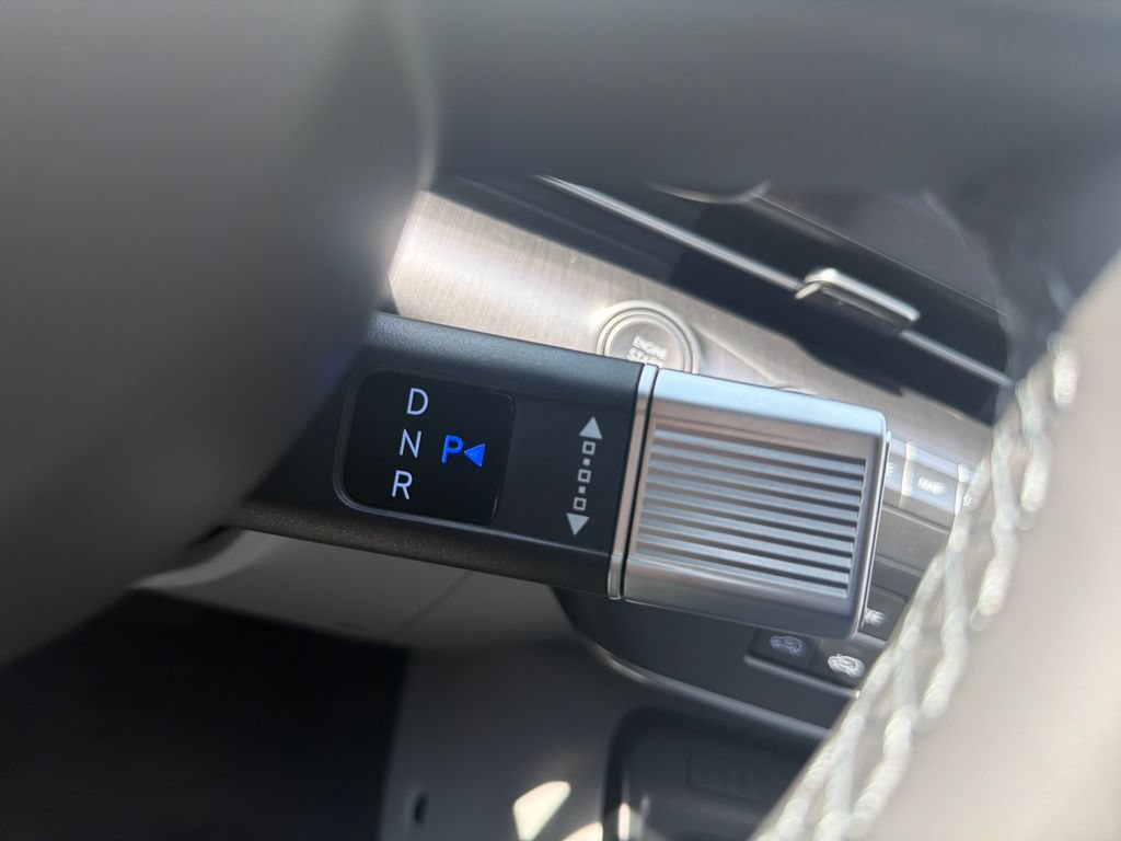 New 2026 Hyundai Kona Limited FWD image 32