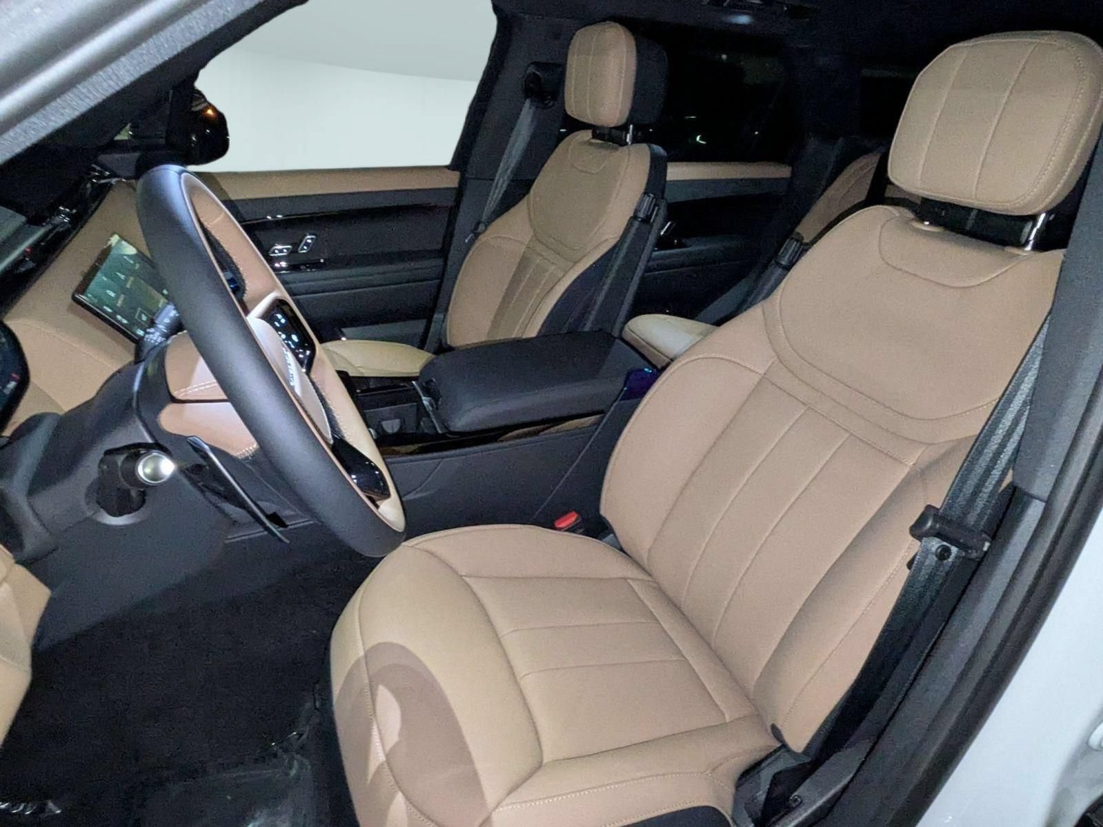 New 2026 Land Rover Range Rover Sport Dynamic SE AWD/4WD image 15