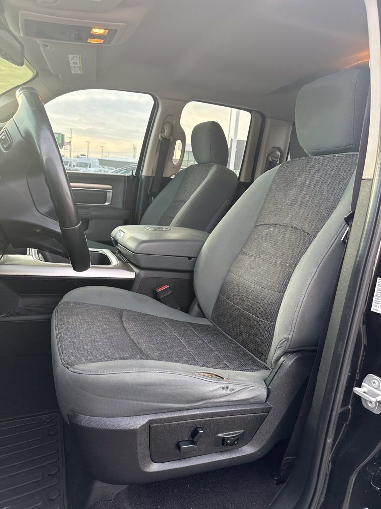 Used 2018 RAM 1500 SLT image 10
