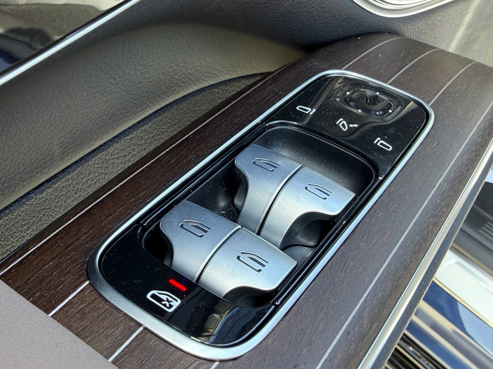 New 2026 Mercedes-Benz EQS 400 4MATIC SUV image 17