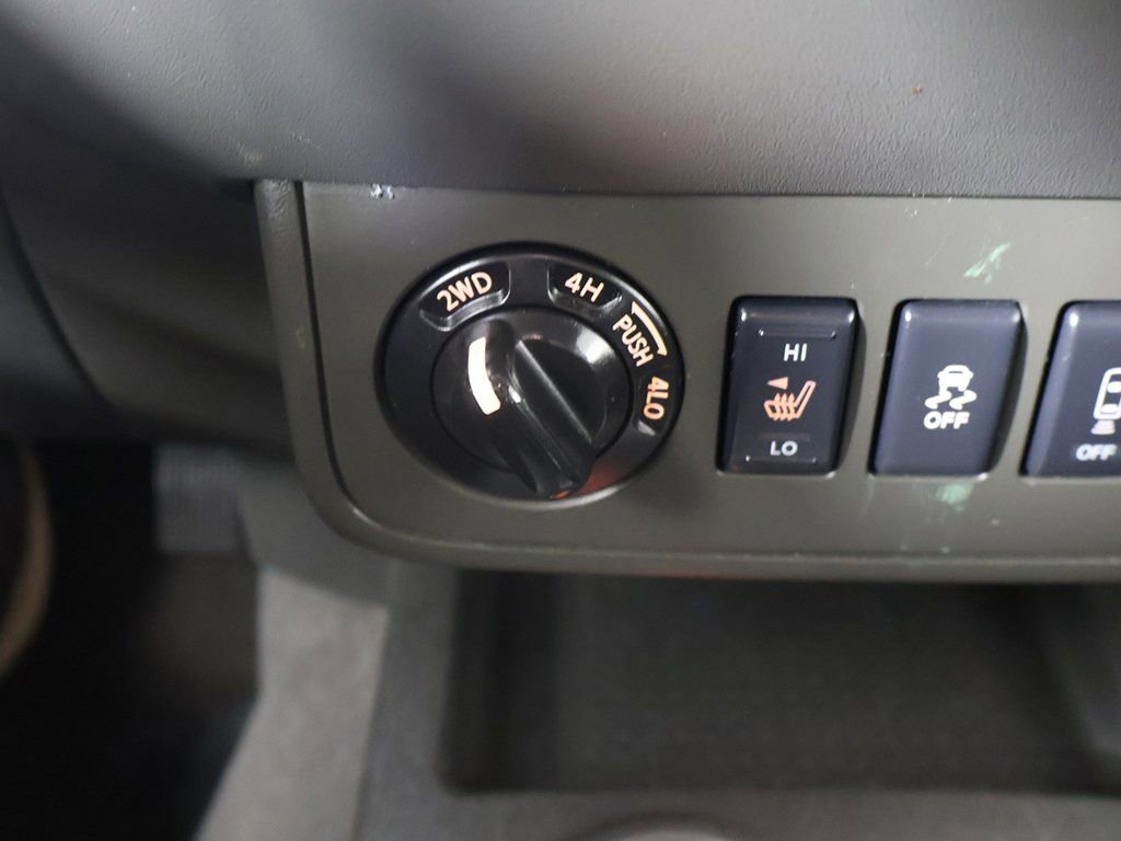 Used 2021 Nissan Frontier PRO-4X w/ Pro-4x Utility Package image 47