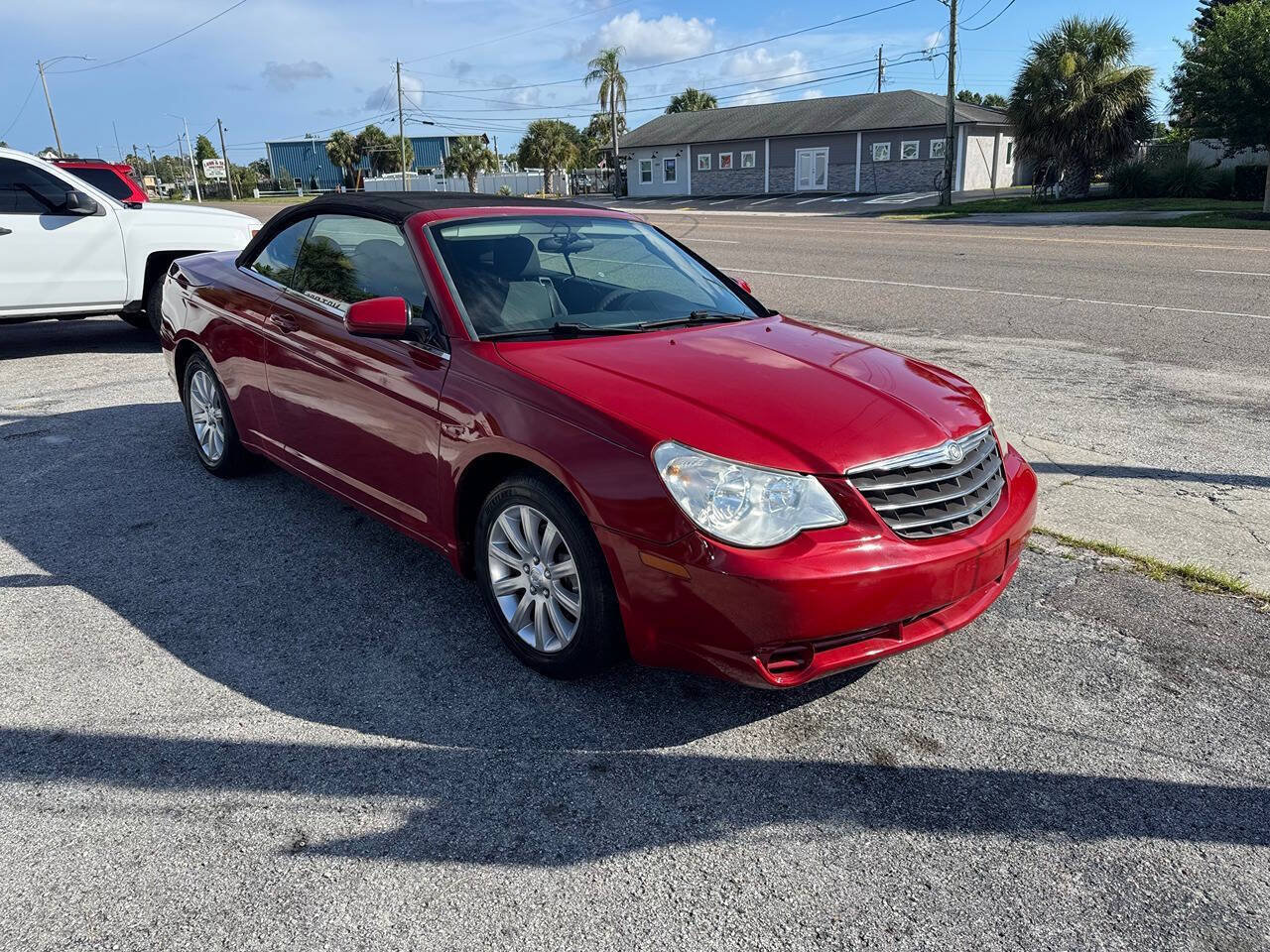 Used 2010 Chrysler Sebring Touring FWD image 2