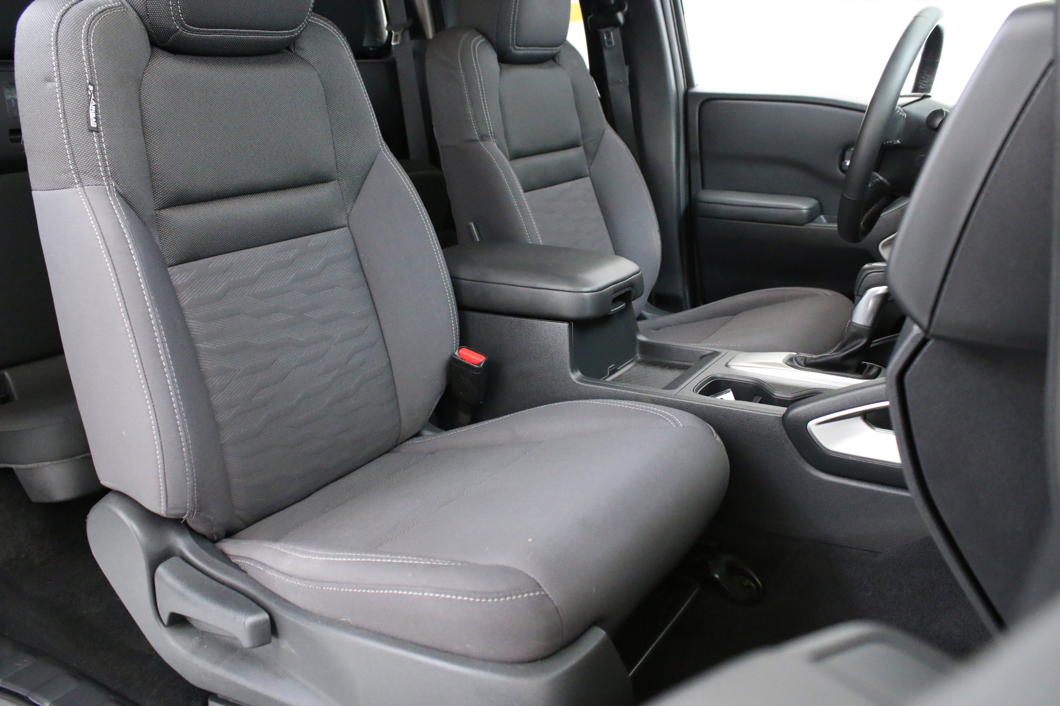 Used 2022 Nissan Frontier SV AWD/4WD image 27