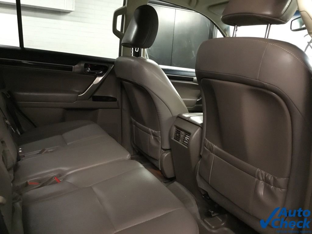 Used 2018 Lexus GX 460 w/ Navigation Package image 32