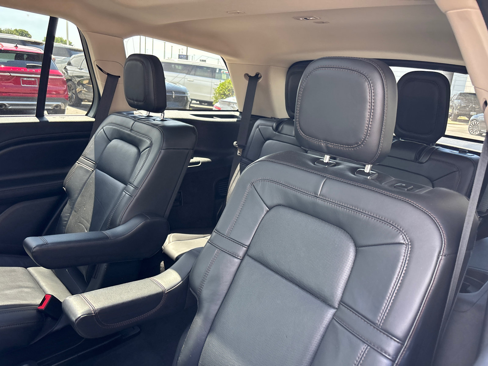 Used 2023 Lincoln Aviator Reserve w/ Elements Package Plus AWD/4WD image 26