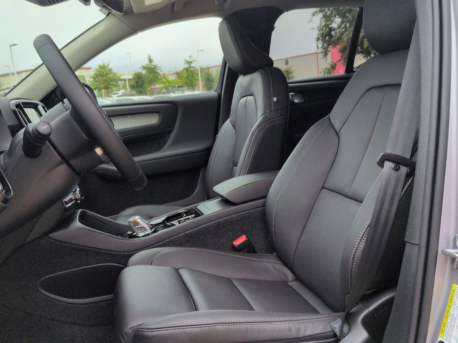 New 2026 Volvo XC40 B5 Plus w/ Protection Package Premier image 13