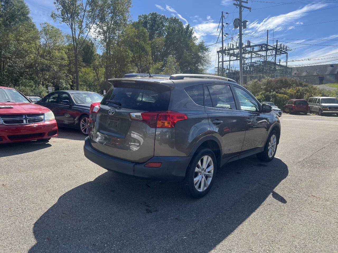 Used 2013 Toyota RAV4 Limited AWD/4WD image 3