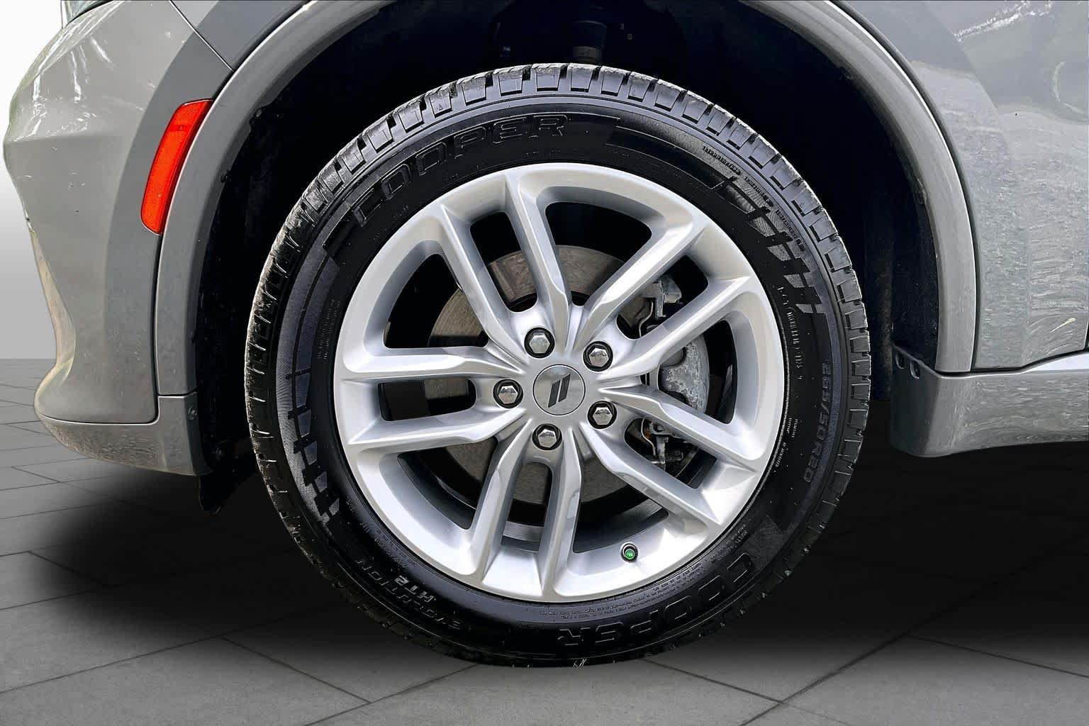 Used 2022 Dodge Durango GT AWD/4WD image 11