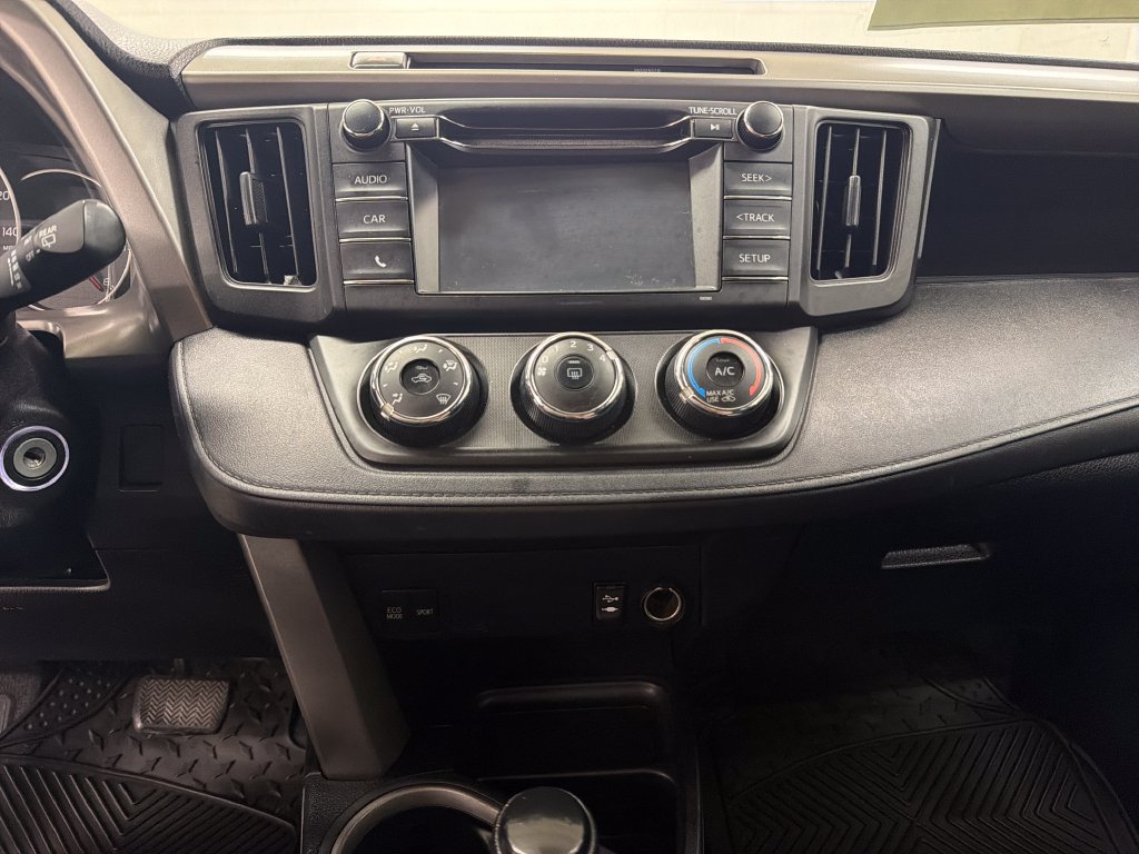 Used 2016 Toyota RAV4 LE FWD image 20