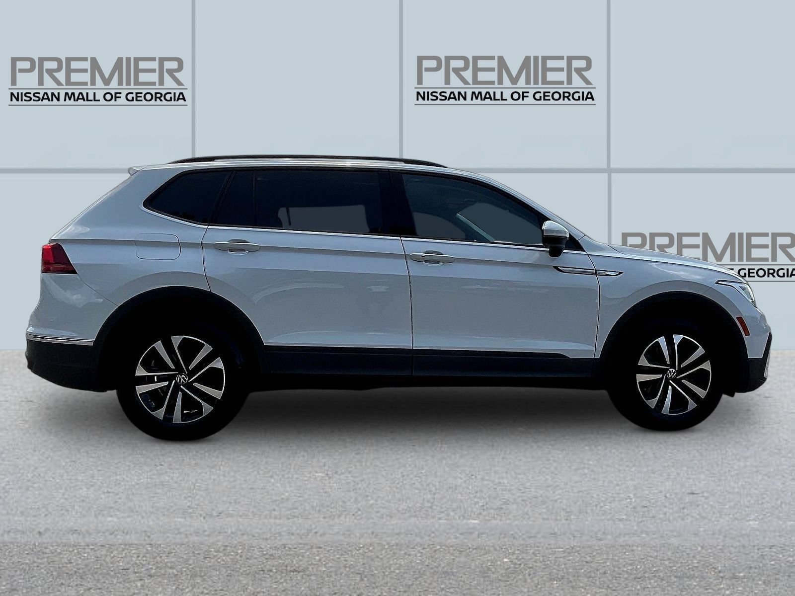 Used 2022 Volkswagen Tiguan S w/ IQ.Drive Package FWD image 8
