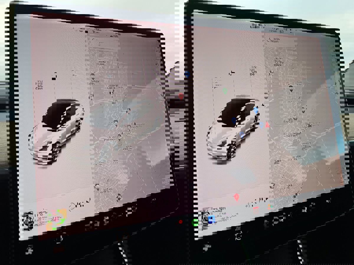 Used 2018 Tesla Model 3 Long Range image 26