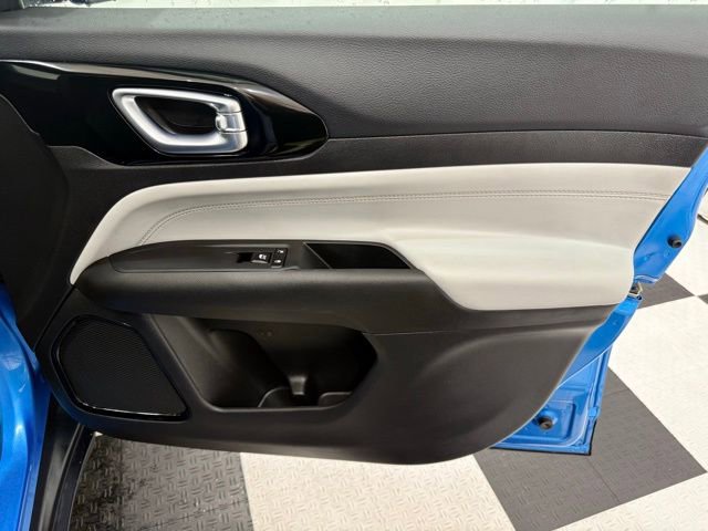 Used 2024 Jeep Compass Limited image 17